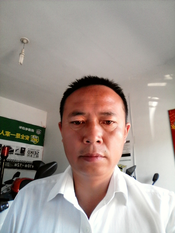 左手的第一张照片--揭阳相亲服务中心