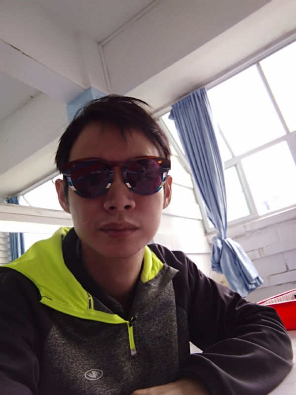 五华移民男的第一张照片--揭阳相亲服务中心