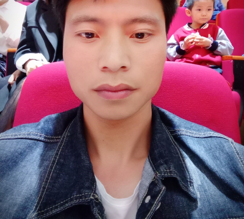 奋斗青年的第一张照片--揭阳相亲服务中心