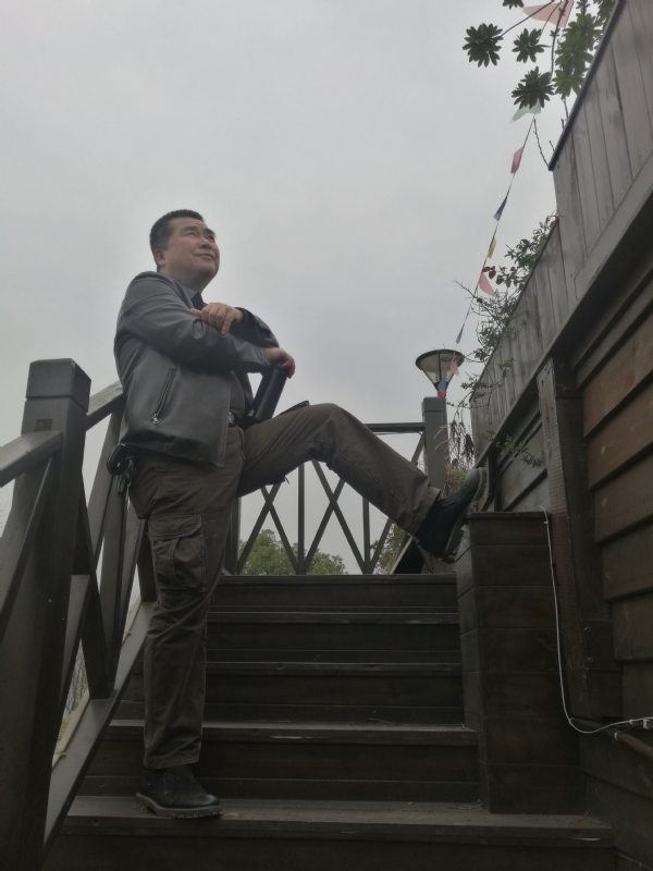 孤单背影的第一张照片--揭阳相亲服务中心