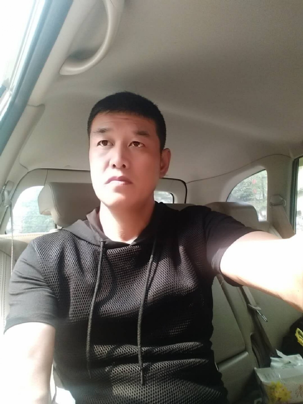 深爱的疯子的第一张照片--揭阳相亲服务中心