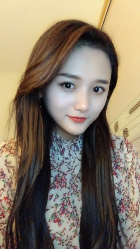 淡然一笑的第一张照片--揭阳相亲服务中心