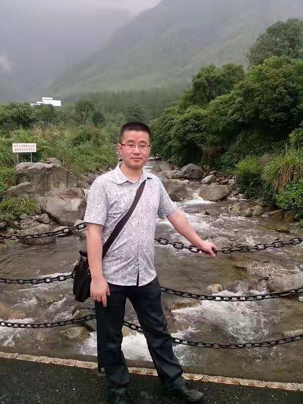 淡定牛魔王的第三张照片--揭阳相亲服务中心