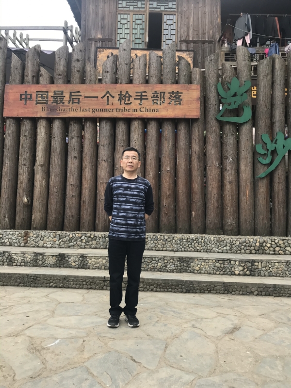 屯里的富豪的第一张照片--揭阳相亲服务中心