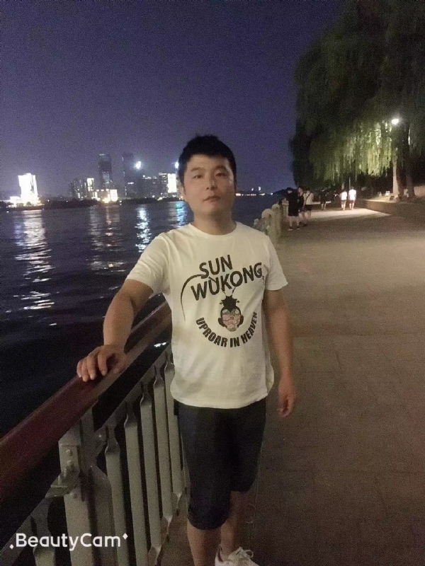 古月的第一张照片--揭阳相亲服务中心