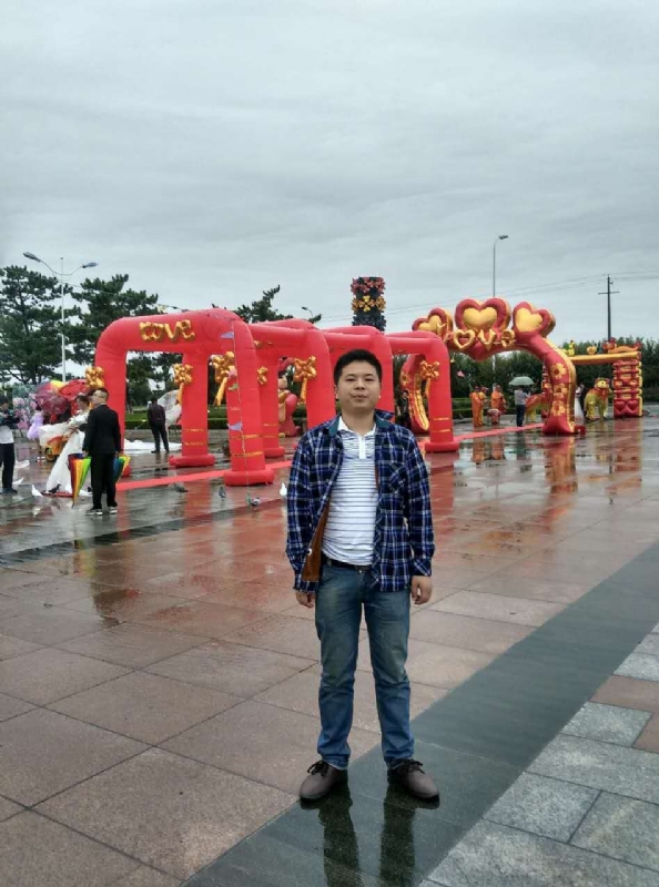 在奋斗的第三张照片--揭阳相亲服务中心