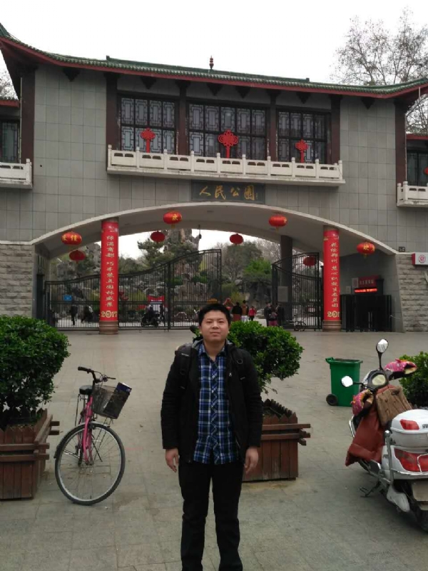 在奋斗的第四张照片--揭阳相亲服务中心