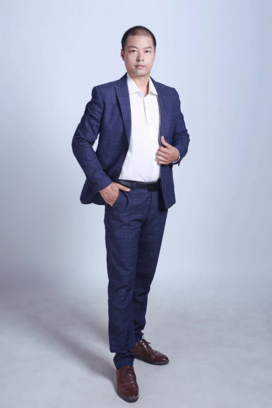 努力的青年的第一张照片--揭阳相亲服务中心