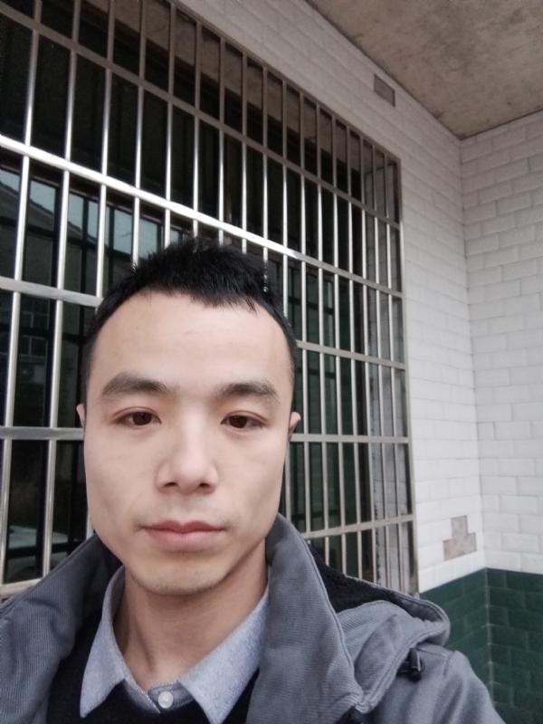 笑得那么开心的第三张照片--揭阳相亲服务中心