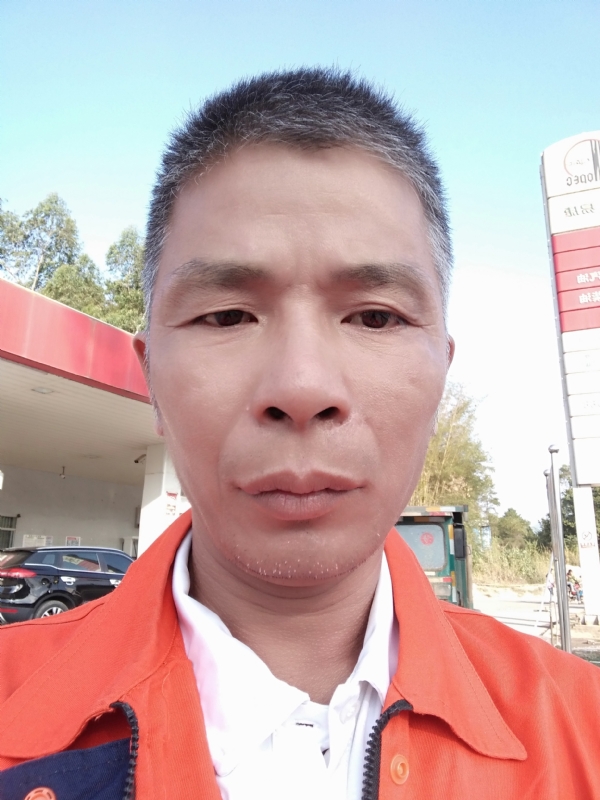 静候缘分的第一张照片--揭阳相亲服务中心