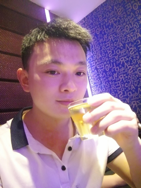 幸福的拥抱的第一张照片--揭阳相亲服务中心