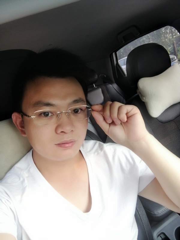 幸福的拥抱的第二张照片--揭阳相亲服务中心