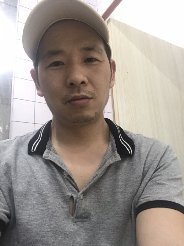 老何的第一张照片--揭阳相亲服务中心