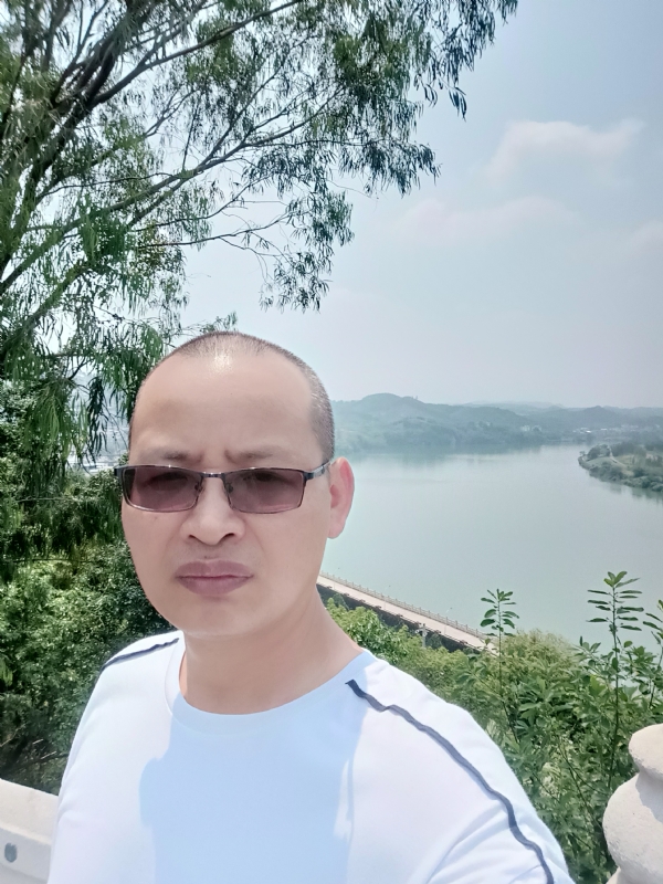 随缘随性的第一张照片--揭阳相亲服务中心