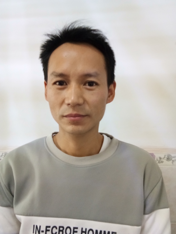 单亲爸爸的第一张照片--揭阳相亲服务中心