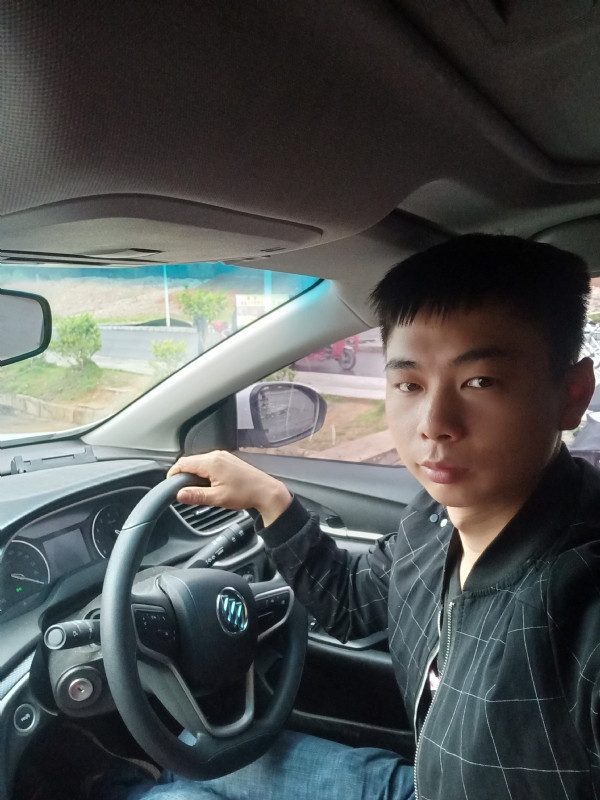 宇的第二张照片--揭阳相亲服务中心