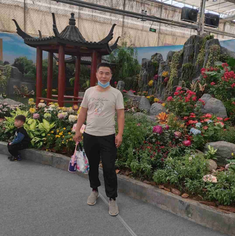 受伤的痴情男的第一张照片--揭阳相亲服务中心