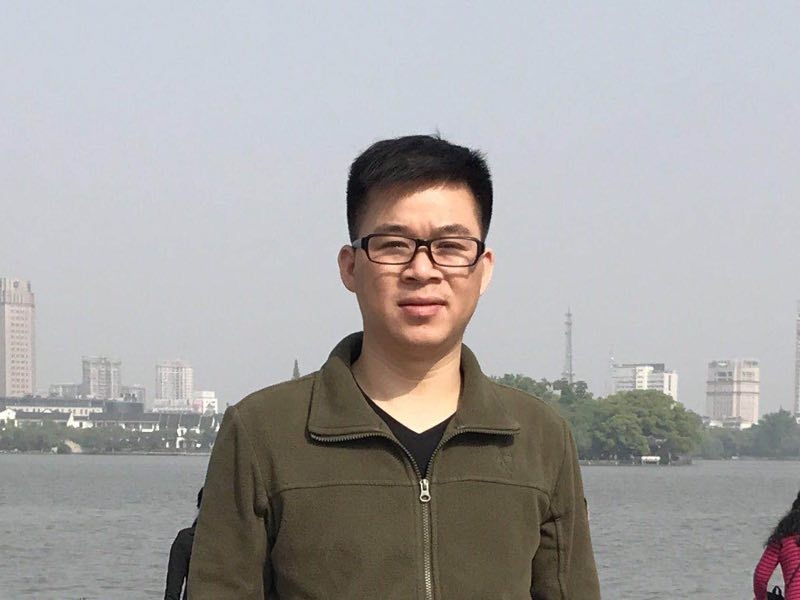 孔雀鱼的第一张照片--揭阳相亲服务中心