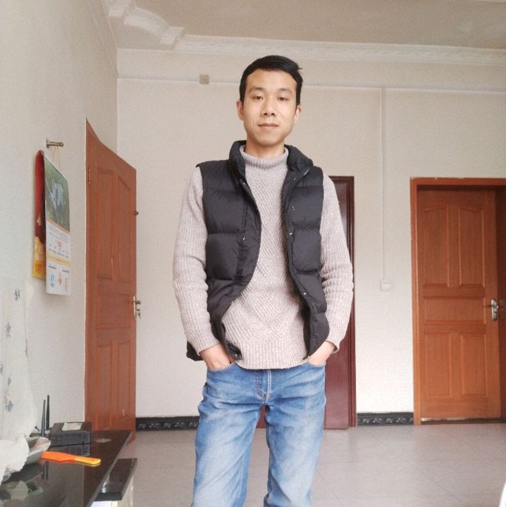 小伙子的第一张照片--揭阳相亲服务中心