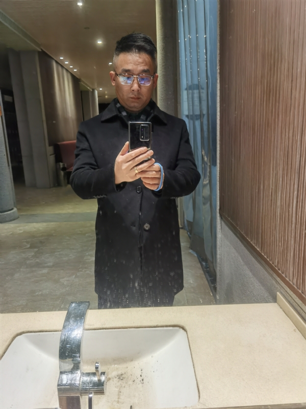 孤独尘埃的第一张照片--揭阳相亲服务中心