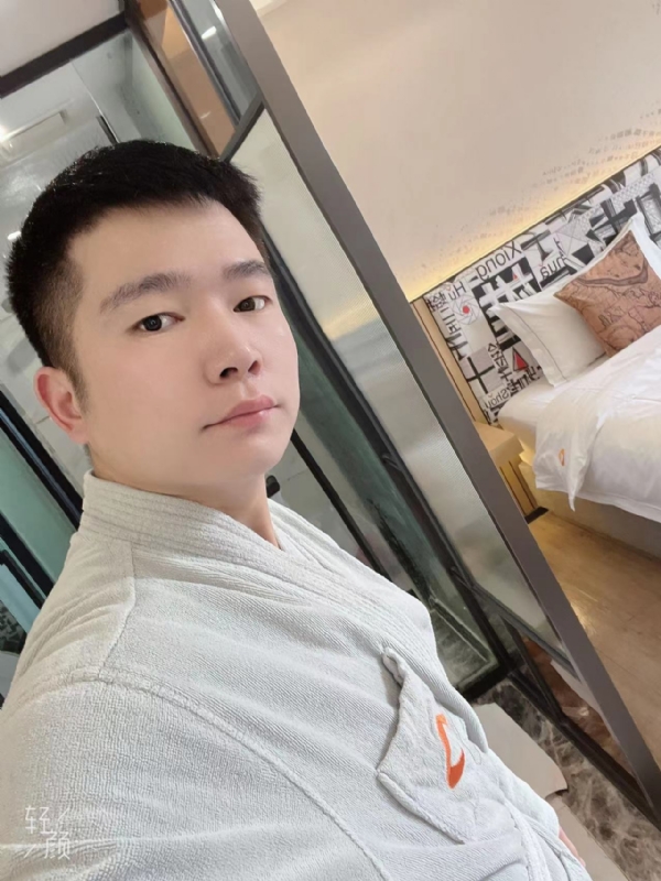 绿帽的第一张照片--揭阳相亲服务中心