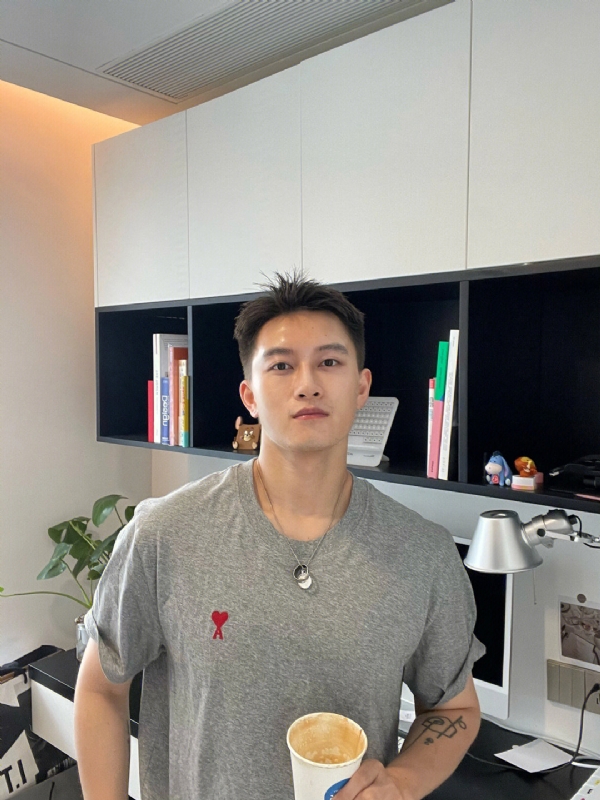 月光之下的第二张照片--揭阳相亲服务中心