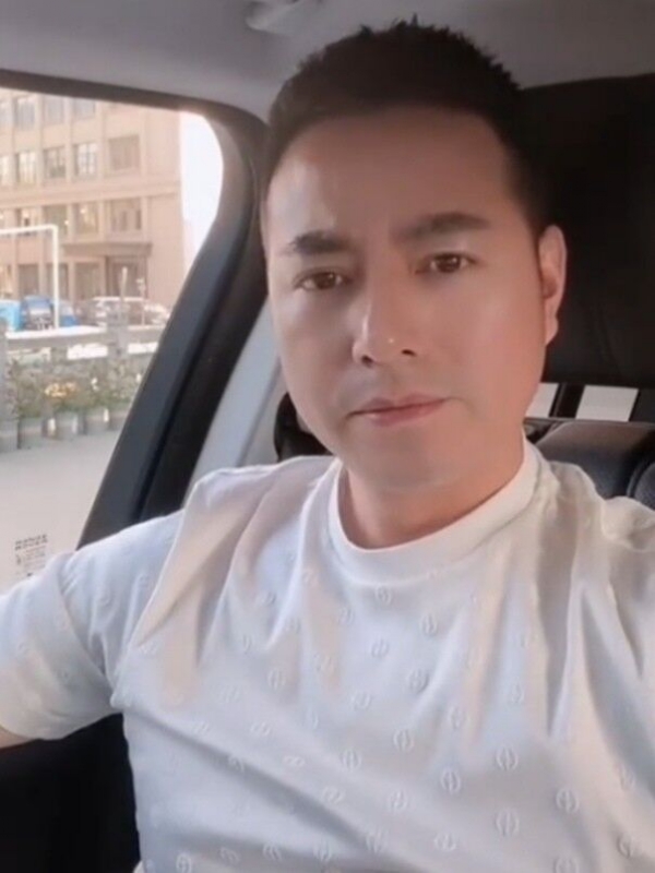 勿忘初心的第一张照片--揭阳相亲服务中心