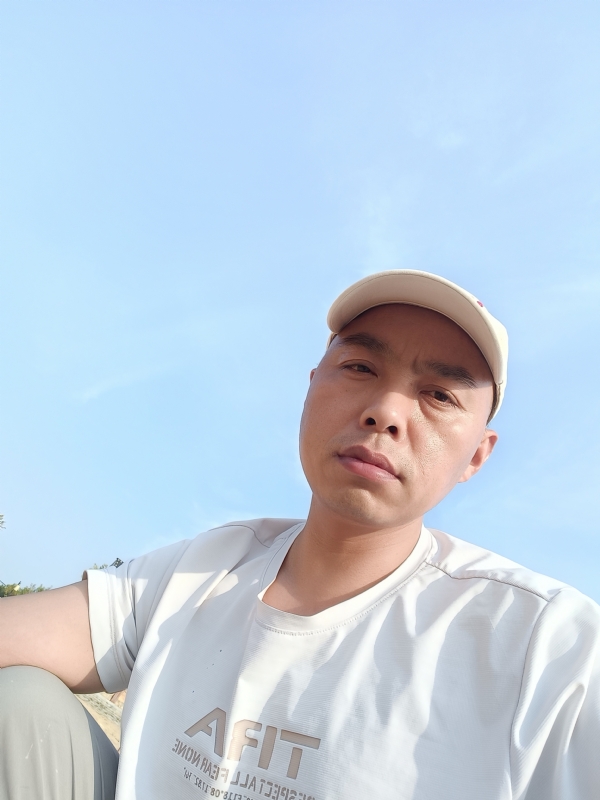 哥哥的第一张照片--揭阳相亲服务中心