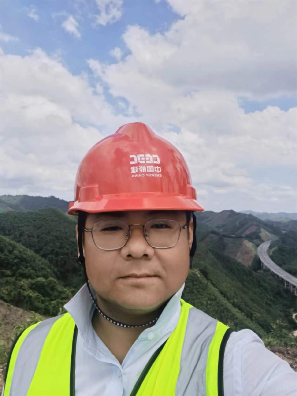 冰城小土匪的第一张照片--揭阳相亲服务中心