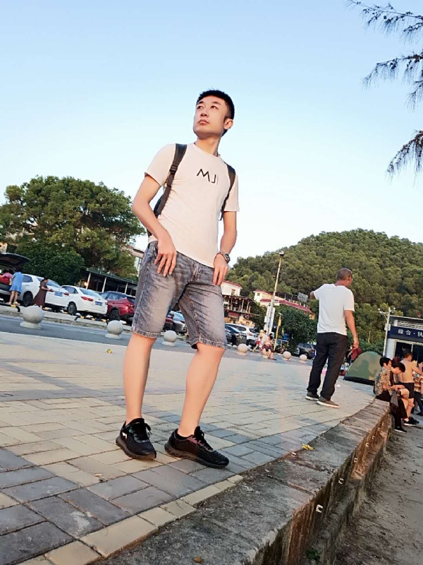 俊皓的第一张照片--揭阳相亲服务中心