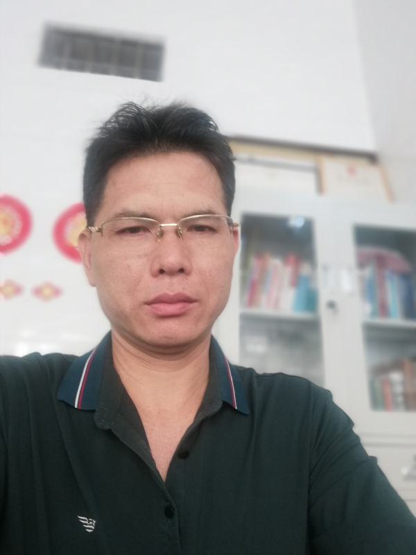 后视镜的第一张照片--揭阳相亲服务中心