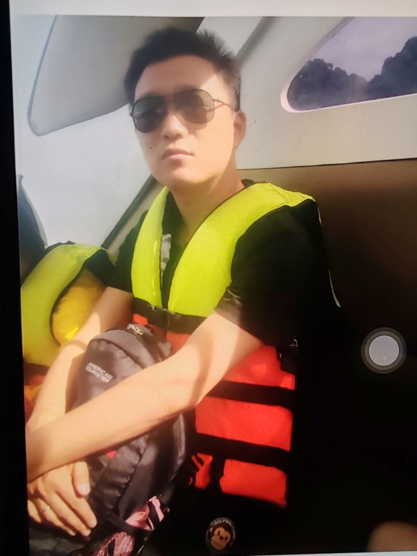 座看烟霞散的第一张照片--揭阳相亲服务中心