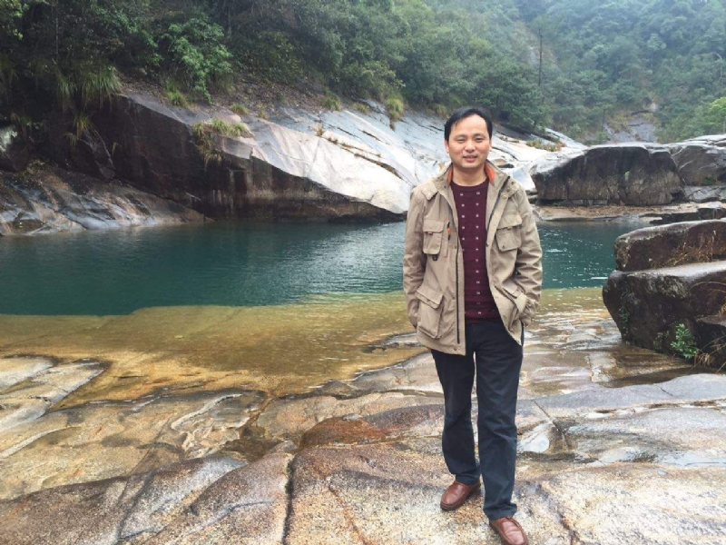 龙行天下的第一张照片--揭阳相亲服务中心