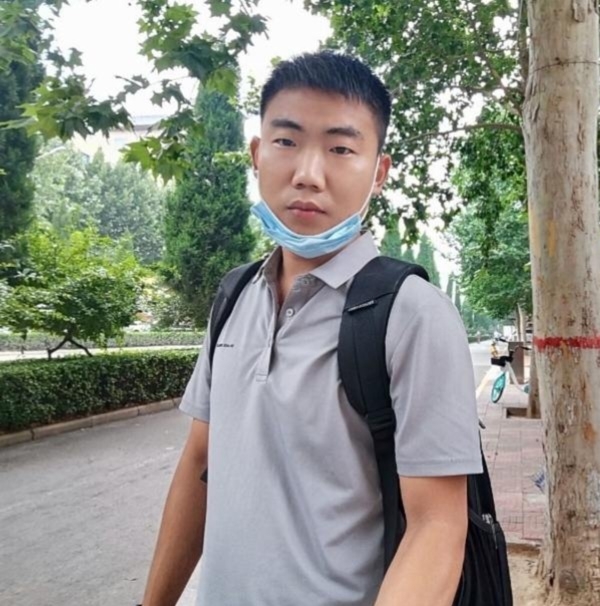 90年男征婚的第一张照片--揭阳相亲服务中心