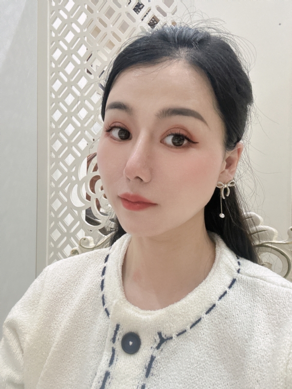 金莉的第一张照片--揭阳相亲服务中心