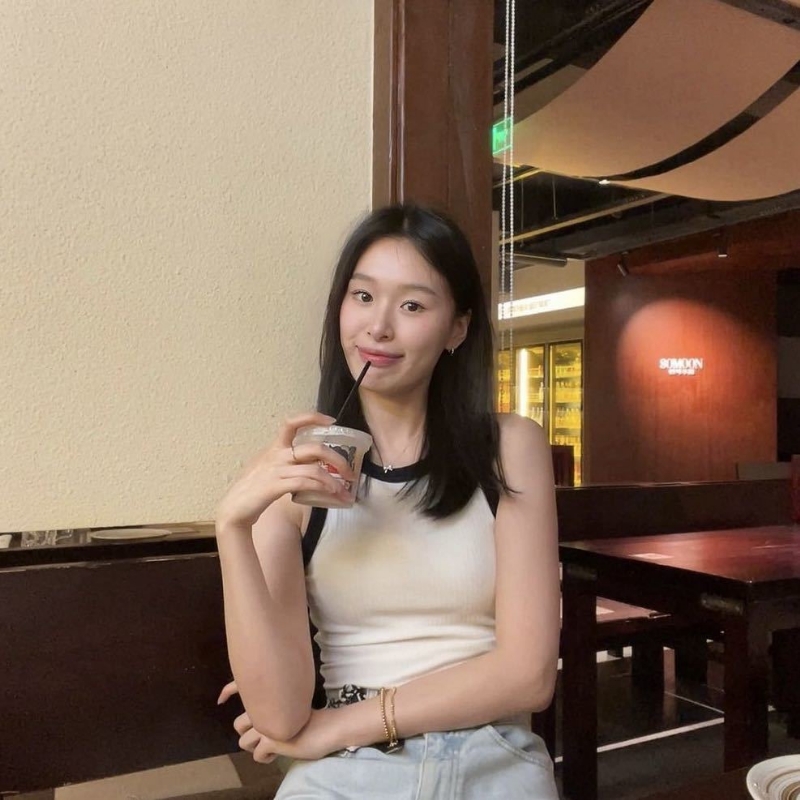 羽毛的第一张照片--揭阳相亲服务中心