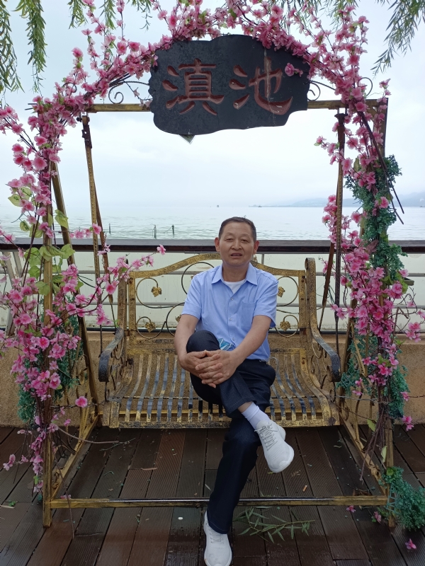 奋斗的第一张照片--揭阳相亲服务中心