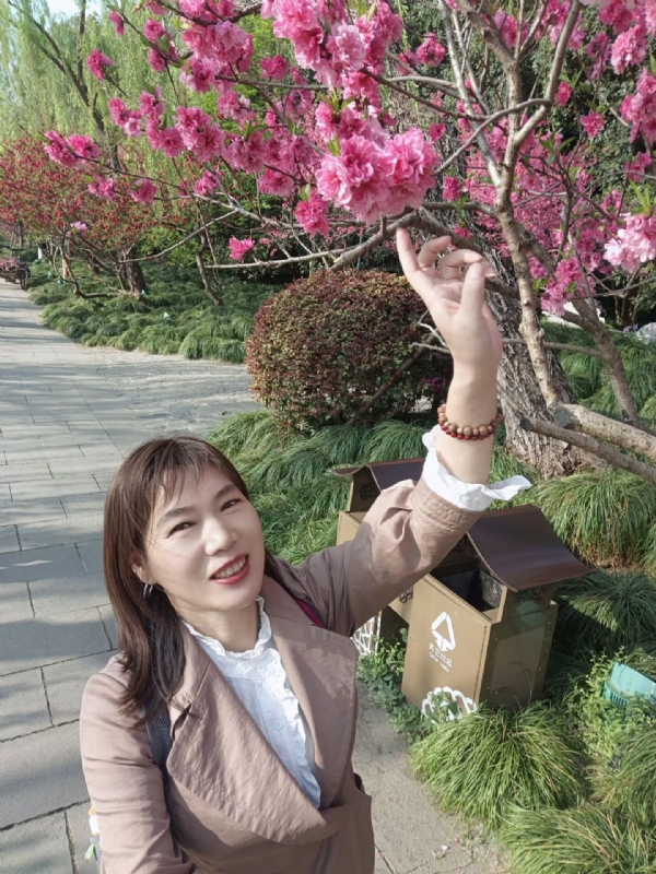 丽娜的第四张照片--揭阳相亲服务中心