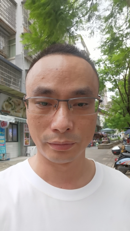 孤狼的第二张照片--揭阳相亲服务中心