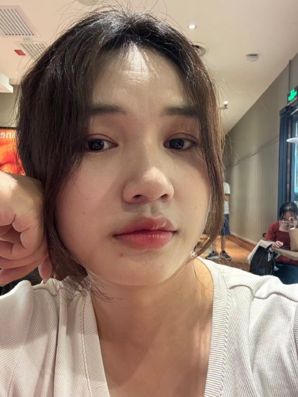 粉墨的第一张照片--揭阳相亲服务中心